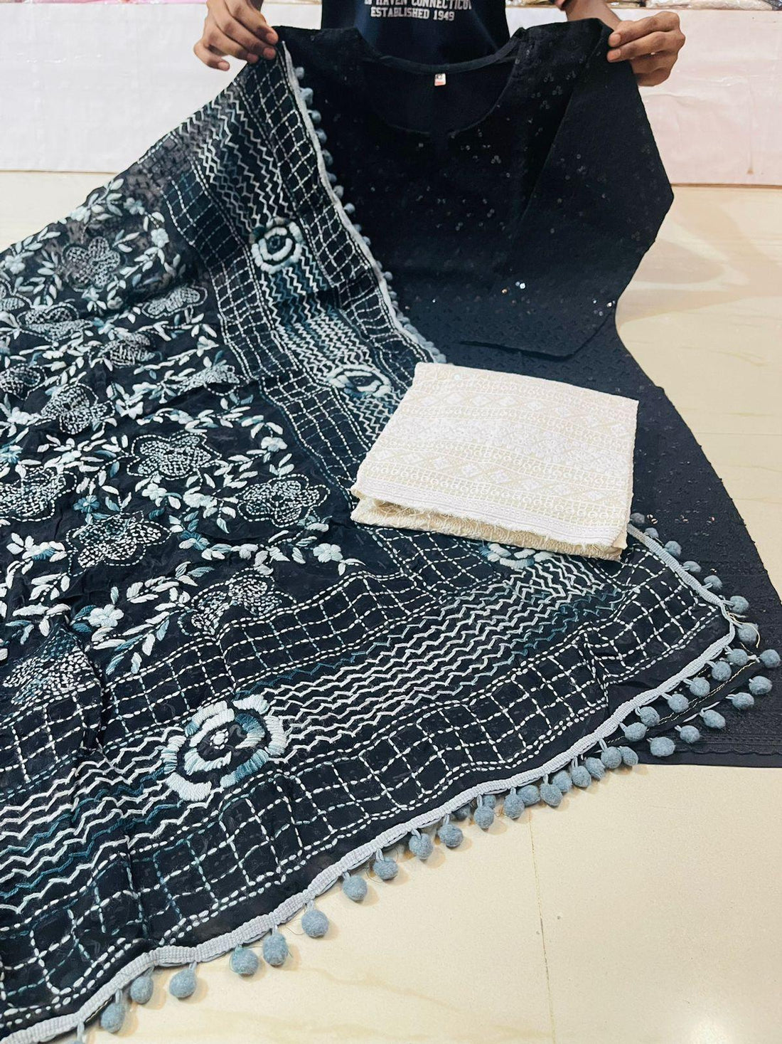 Choosing the Right Fabric for Your Salwar Kameez - Inayakhan Shop 