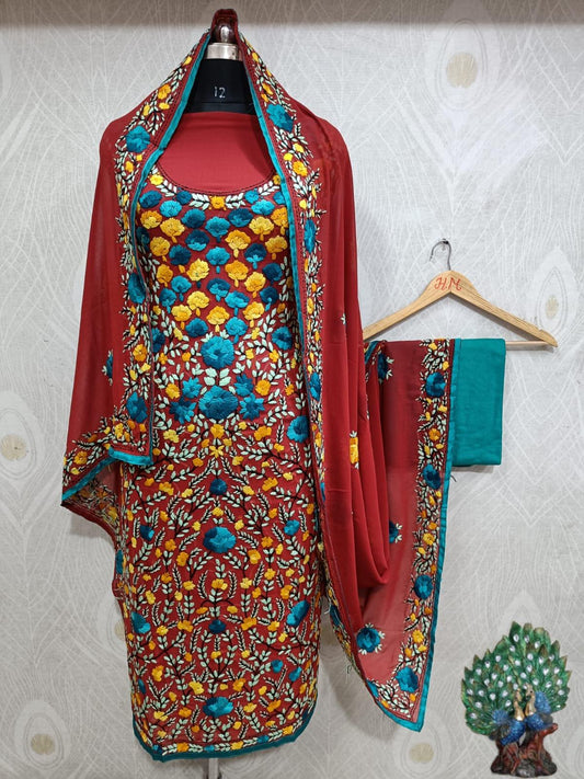 Phulkari Embroidery and Sustainable Fashion: The Revival of Traditional Craftsmanship - Inayakhan Shop 