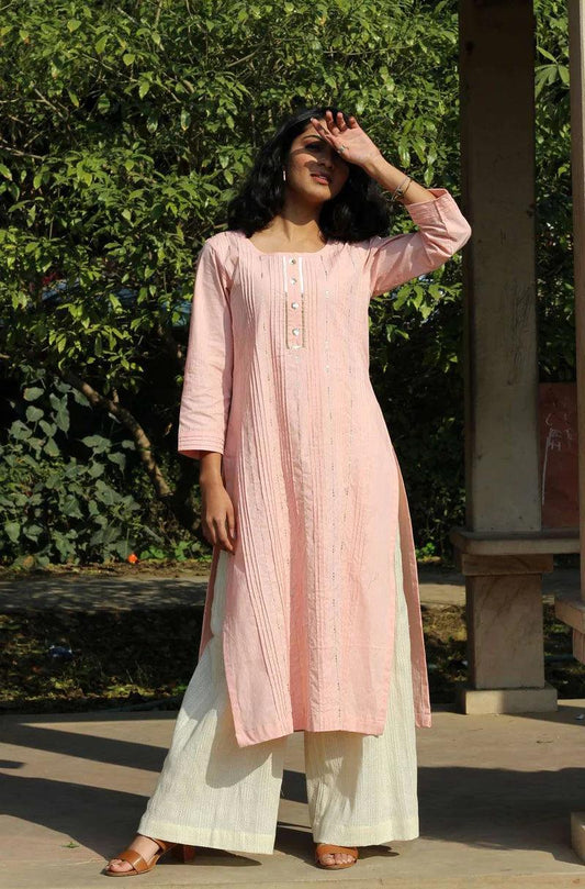 Trendy Kurti Styles for Every Body Type: Find Your Perfect Fit - Inayakhan Shop 