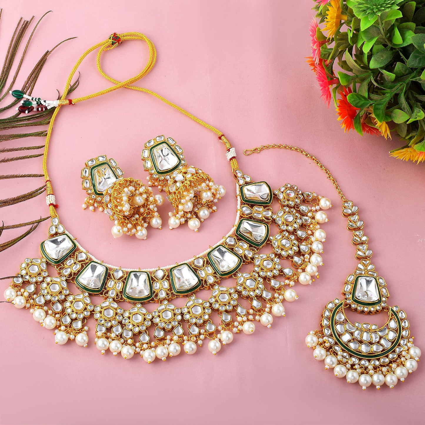 Classic White Kundan Bridal Necklace Set with Maang Tikka