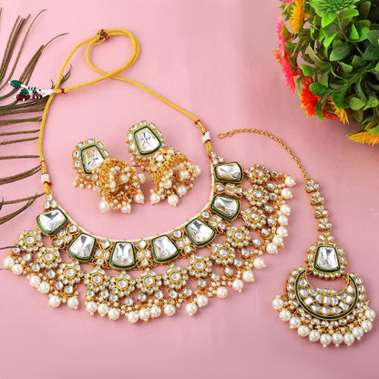 Classic White Kundan Bridal Necklace Set with Maang Tikka