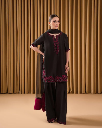 Black Farshi Salwar Suit Set: Modern Elegance with Intricate Handwork
