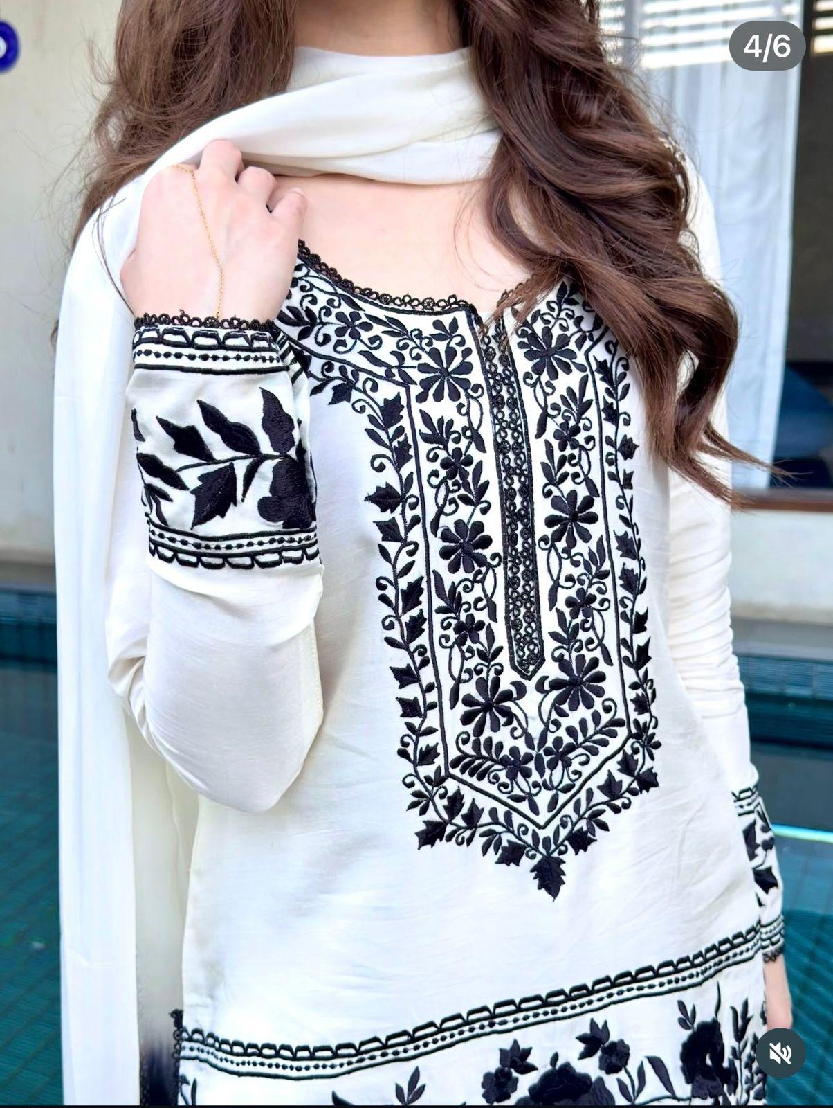 Exquisite Nidal Artistry: The Designer Farshi-Palazzo Set