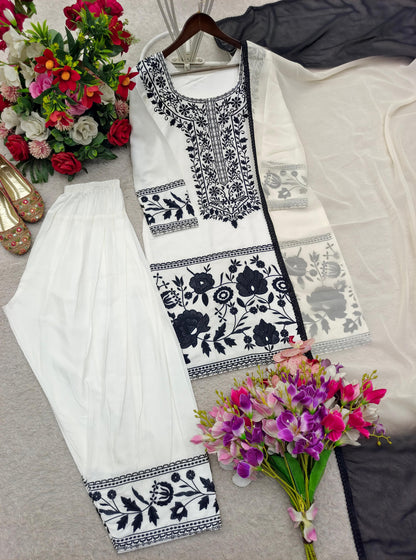 Exquisite Nidal Artistry: The Designer Farshi-Palazzo Set
