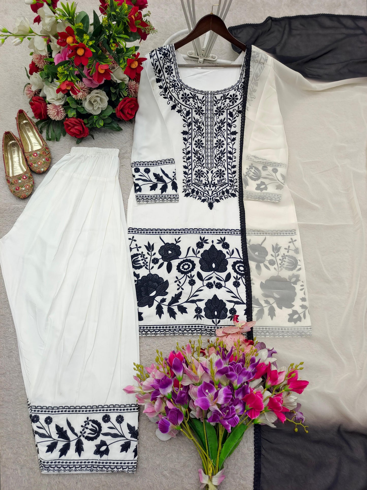 Exquisite Nidal Artistry: The Designer Farshi-Palazzo Set