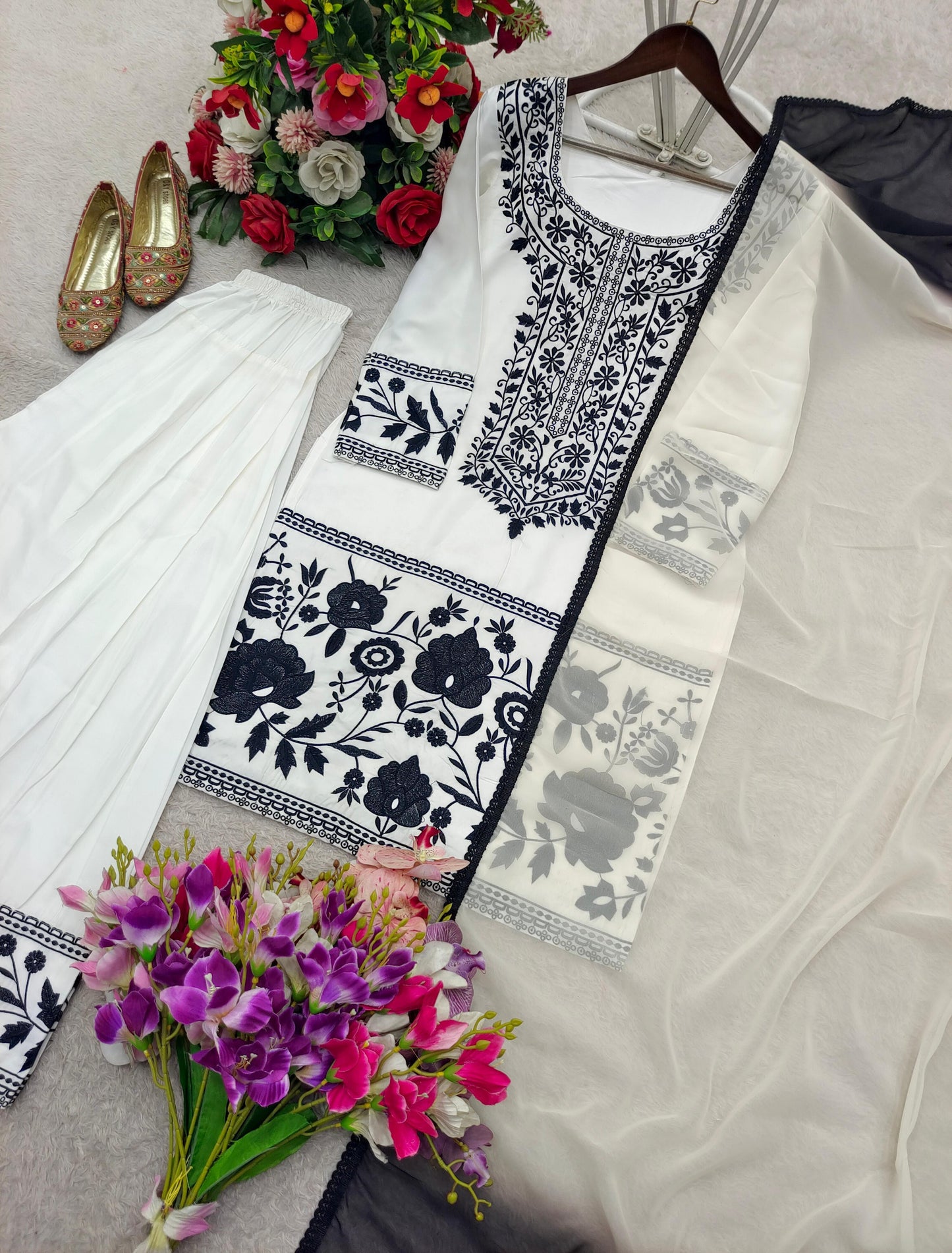 Exquisite Nidal Artistry: The Designer Farshi-Palazzo Set