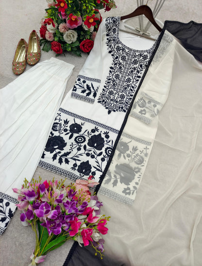 Exquisite Nidal Artistry: The Designer Farshi-Palazzo Set