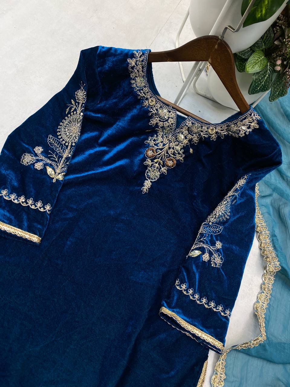 Deep Blue Luxe Velvet Shalwar Suit Set (Limited Stock)