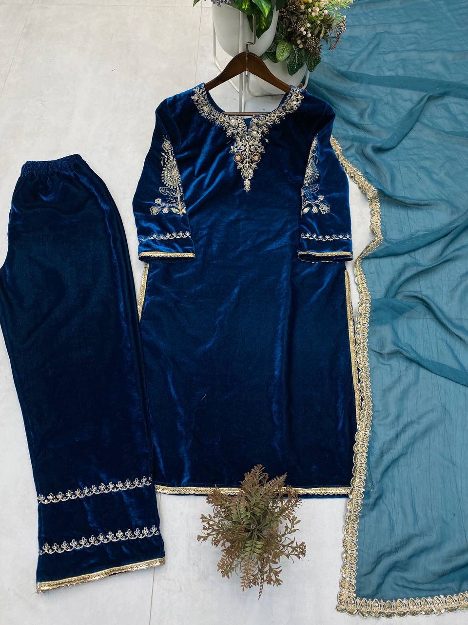 Deep Blue Luxe Velvet Shalwar Suit Set (Limited Stock)