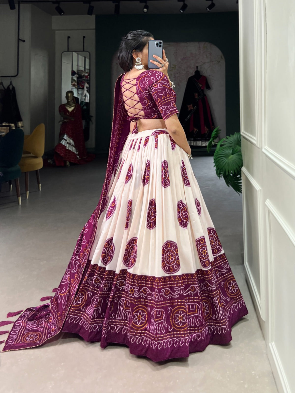 Wine Bandhej Navratri Garba Chaniya Choli with Dupatta