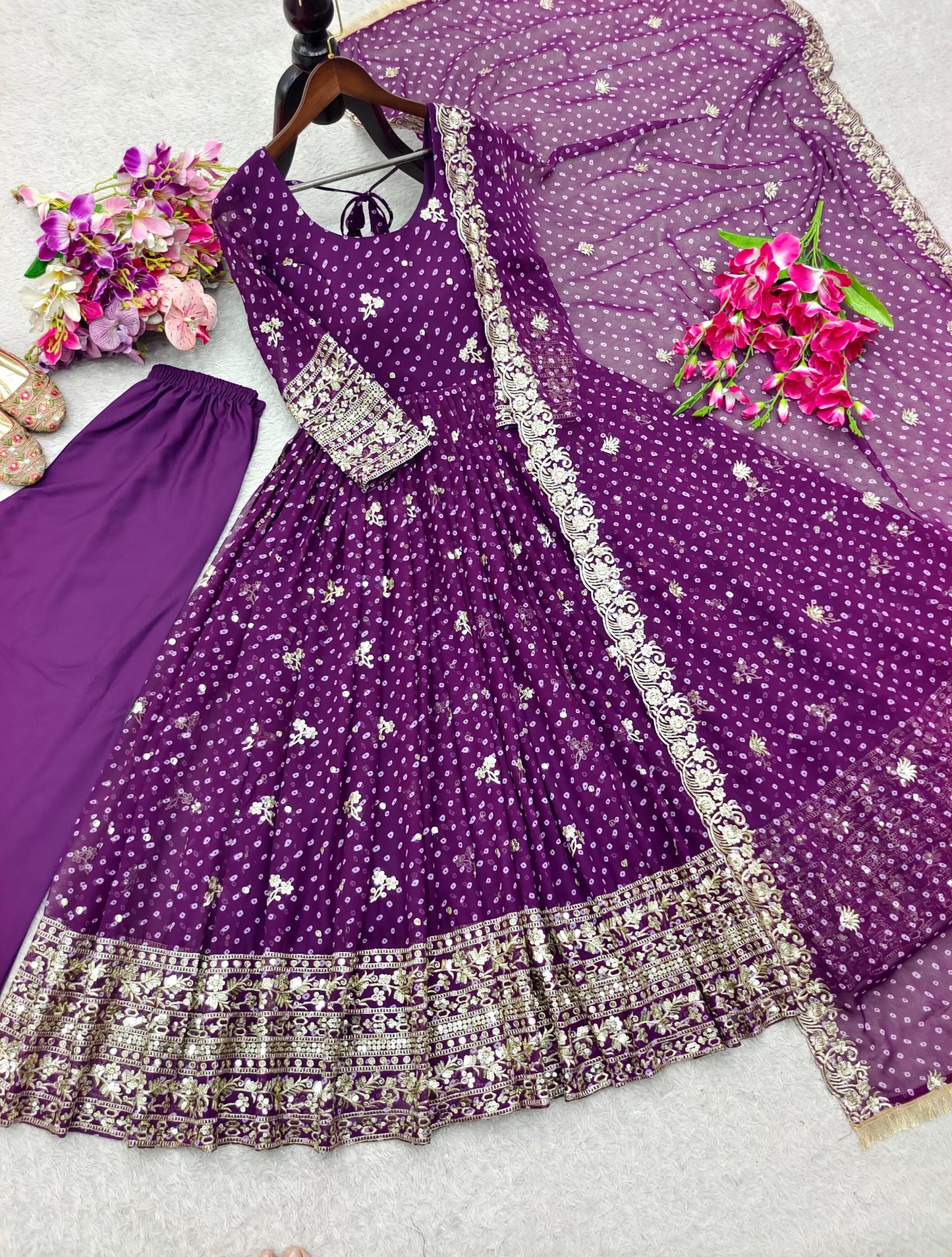 Deep plum Bandhani print dupatta embroidered border detail