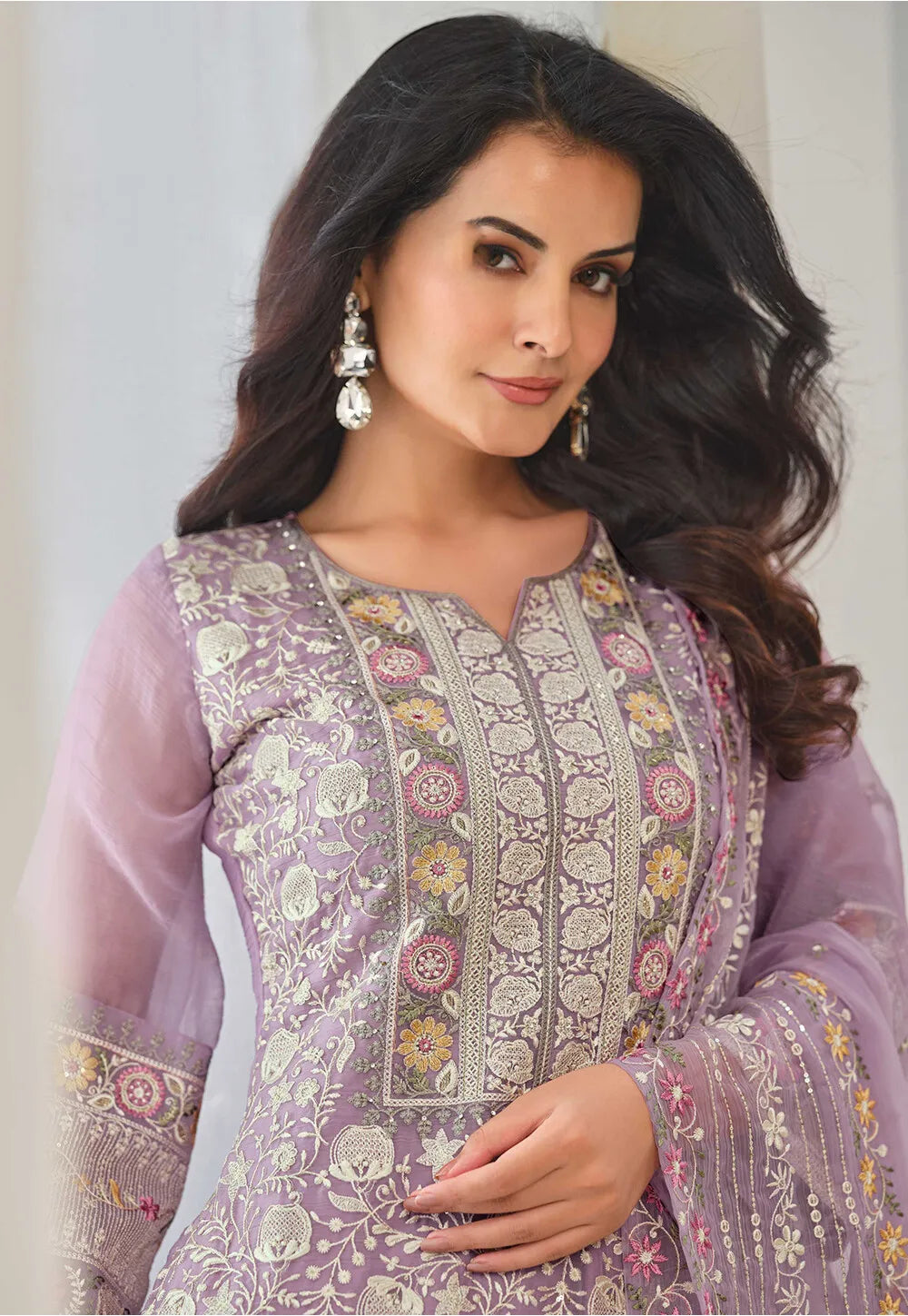 Lavendar Elegant Organza Pakistani Salwar Suit Set with Resham and Sequins Work