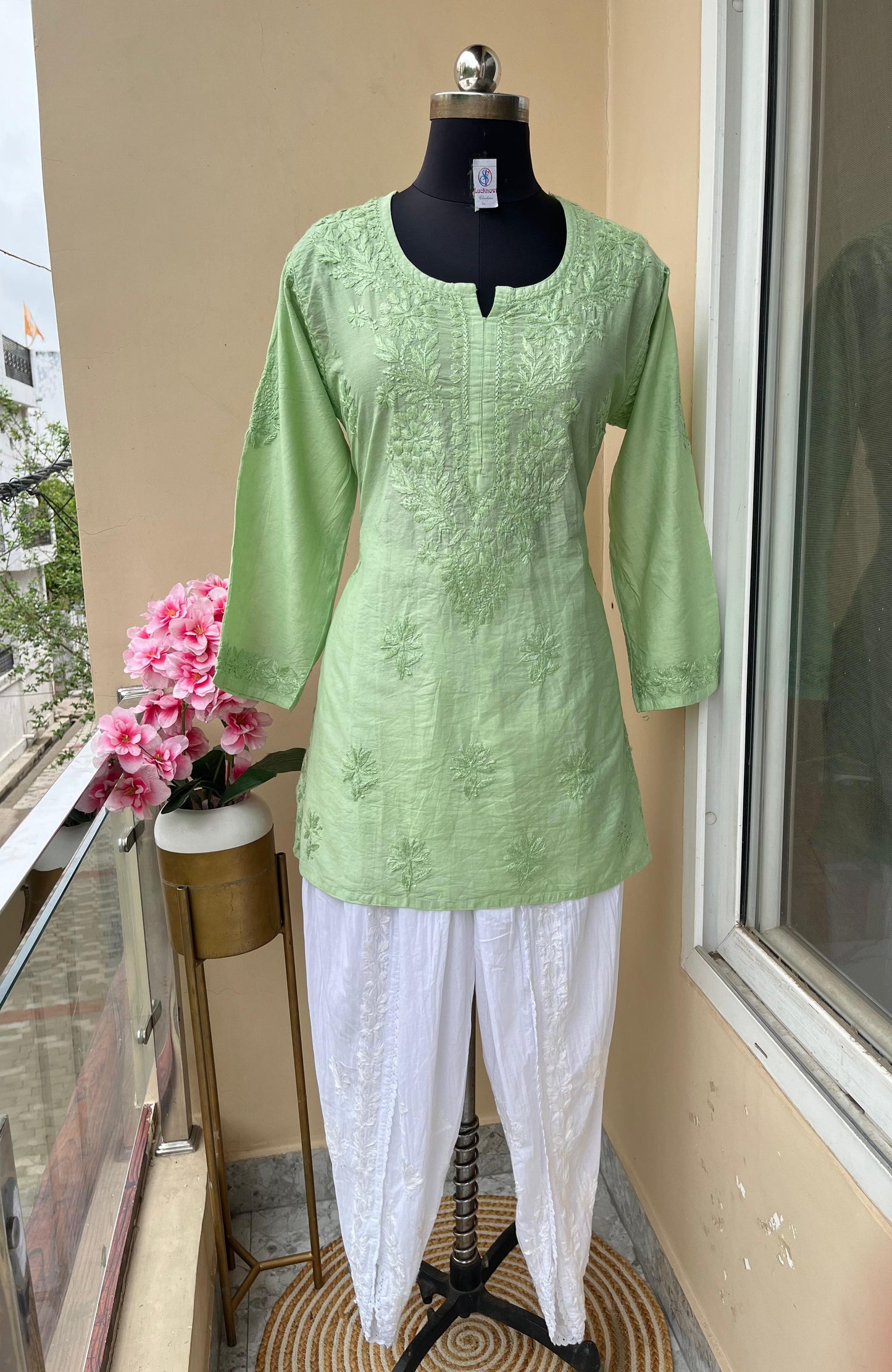 Green Chanderi Silk Short Chikankari Kurti and Cotton Dhoti Tulip Pant Co-ord Set - Inayakhan Shop 