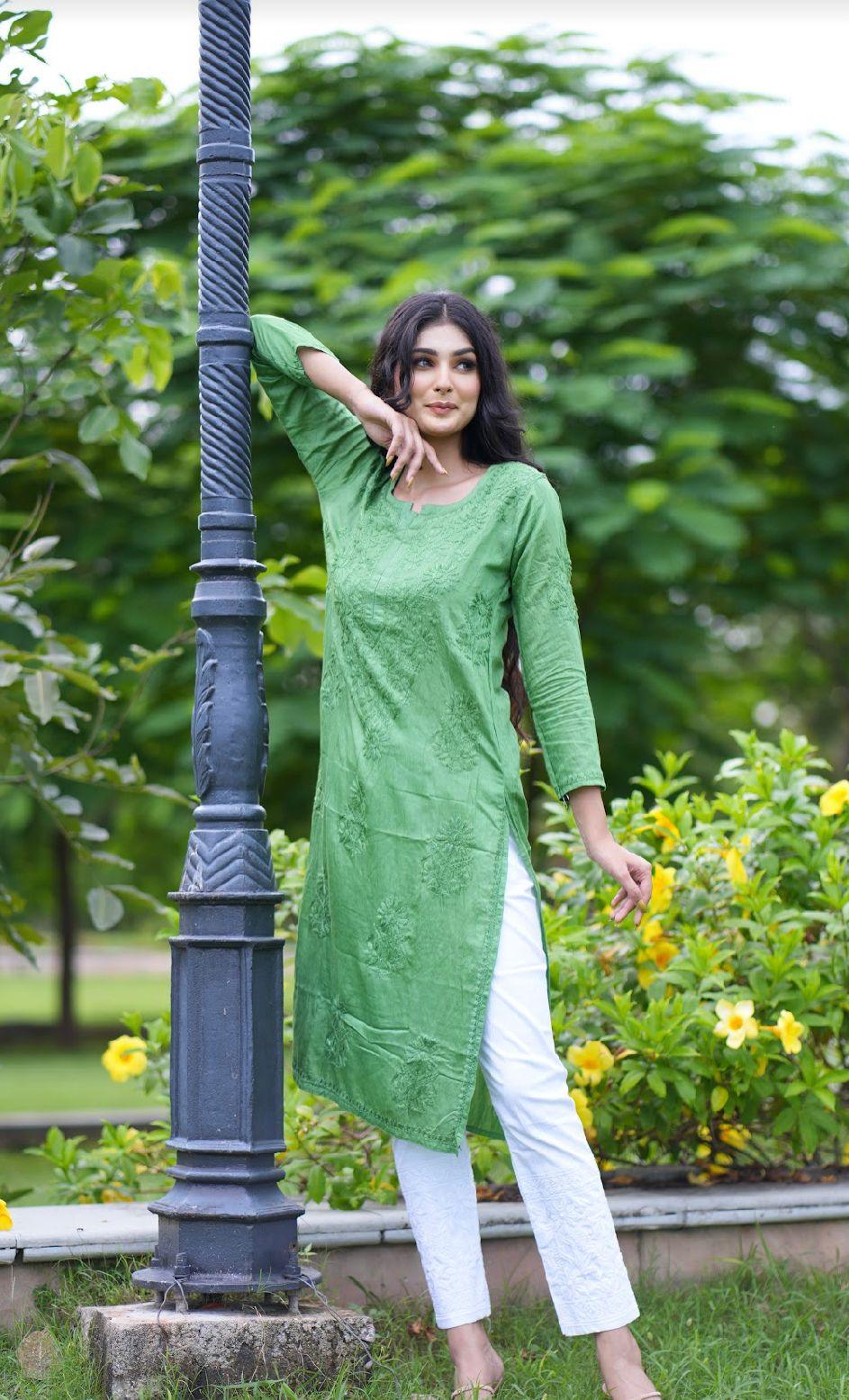 Green Regal Radiance Chanderi Silk Kurti and Stretchable Pant Set - Inayakhan Shop 