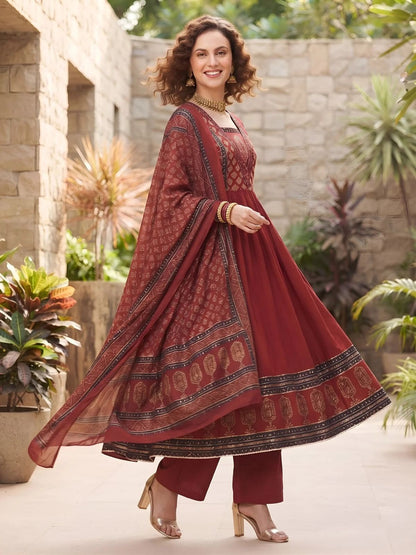 Maroon pure cotton Jaipuri Anarkali kurta pants set with Bagru print dupatta, twirl view | InayaKhan