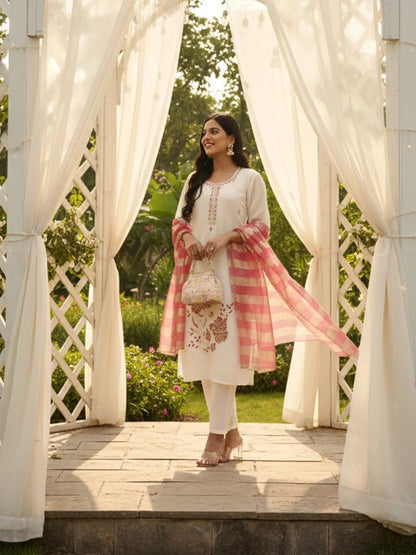 White Chanderi silk Jaipuri kurta trouser set with pink gold dupatta – lifestyle view