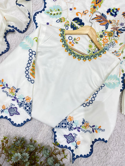 Ivory white kurti back and sleeve embroidery detail