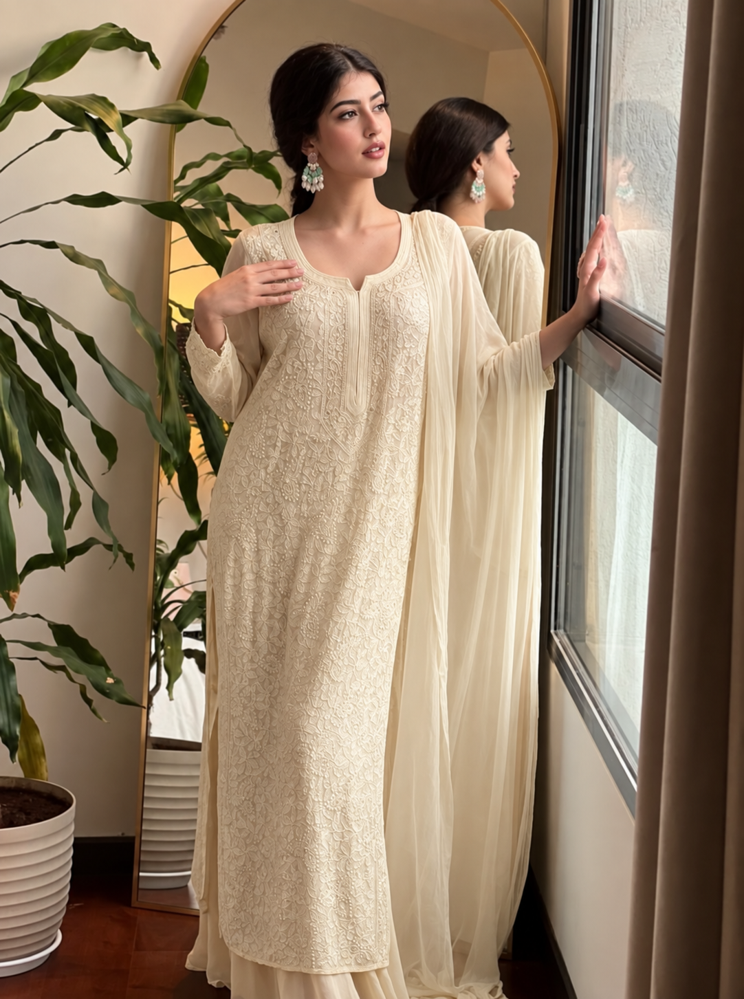 Premium Ivory Resham Viscose Jaal Kurti, Palazzo & Dupatta Set (New)