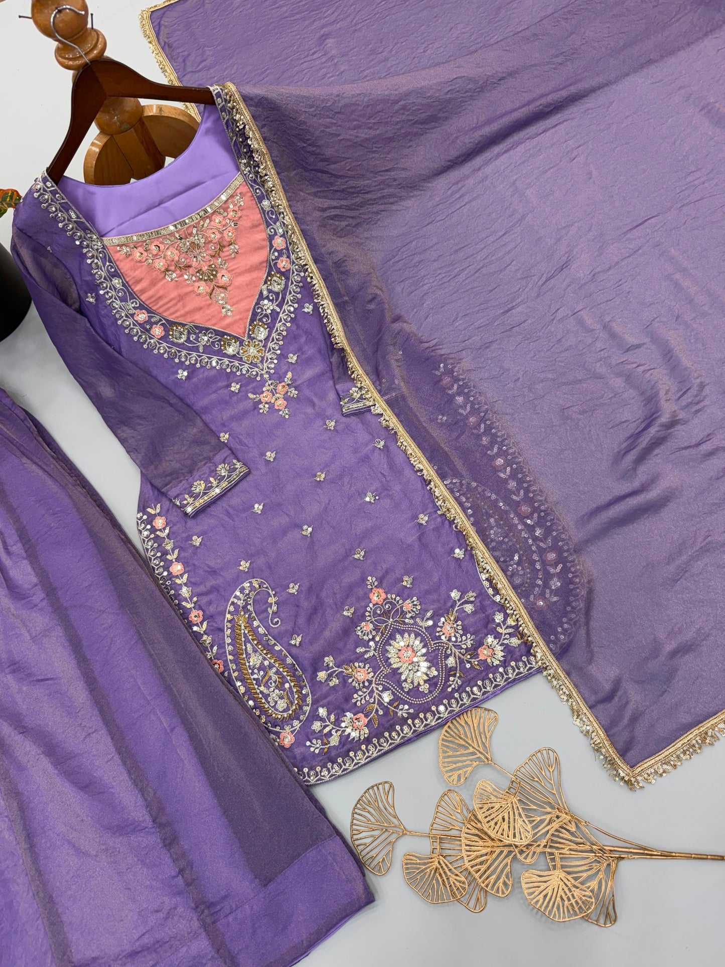Lavender purple embroidered top with lace-border dupatta detail