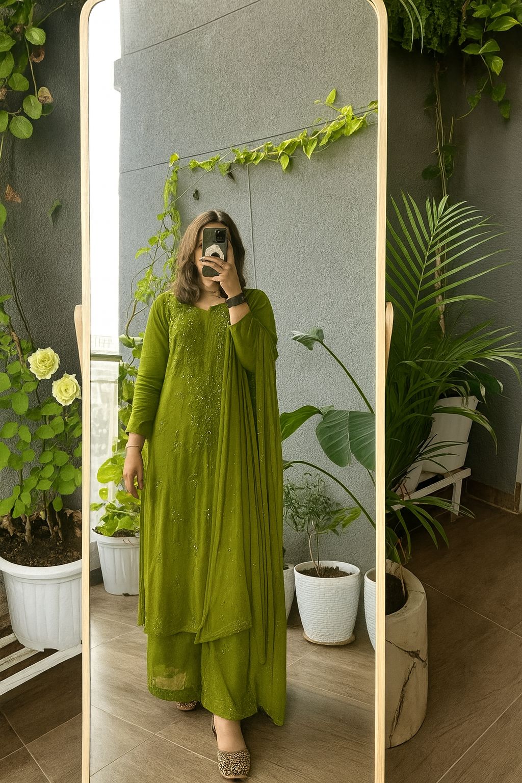 Green Regal Embroidered Viscose Chikankari Kurta Set with Mukaish Work