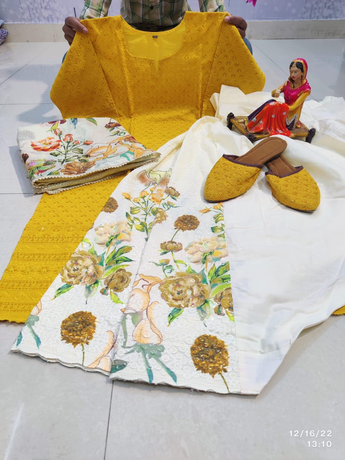 Mustard Chikankari Ensemble 4 Pc Set with Jutti - Inayakhan Shop 