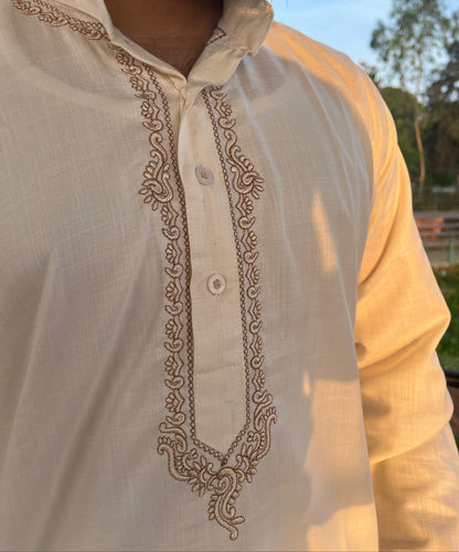 Off White Regal Essence Men's Embroidered Kurta Set - Inayakhan Shop 