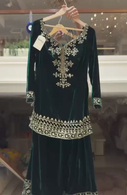Emerald Luxe Velvet Shalwar Suit Set (Limited Stock)