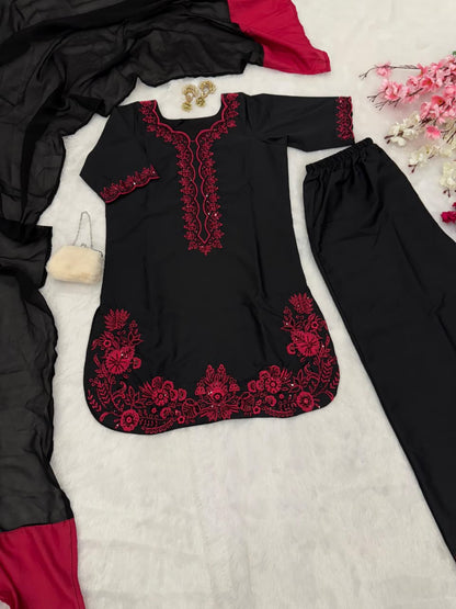 Black Farshi Salwar Suit Set: Modern Elegance with Intricate Handwork