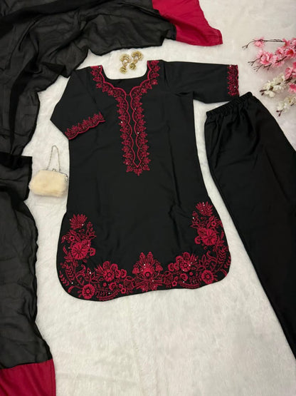 Black Farshi Salwar Suit Set: Modern Elegance with Intricate Handwork