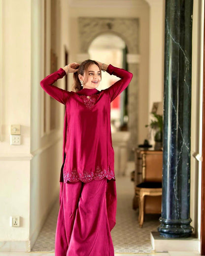 Pink Elegance in Silk: Embroidered Crepe Shalwar Kameez Set