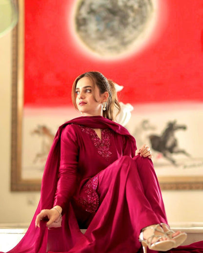 Pink Elegance in Silk: Embroidered Crepe Shalwar Kameez Set