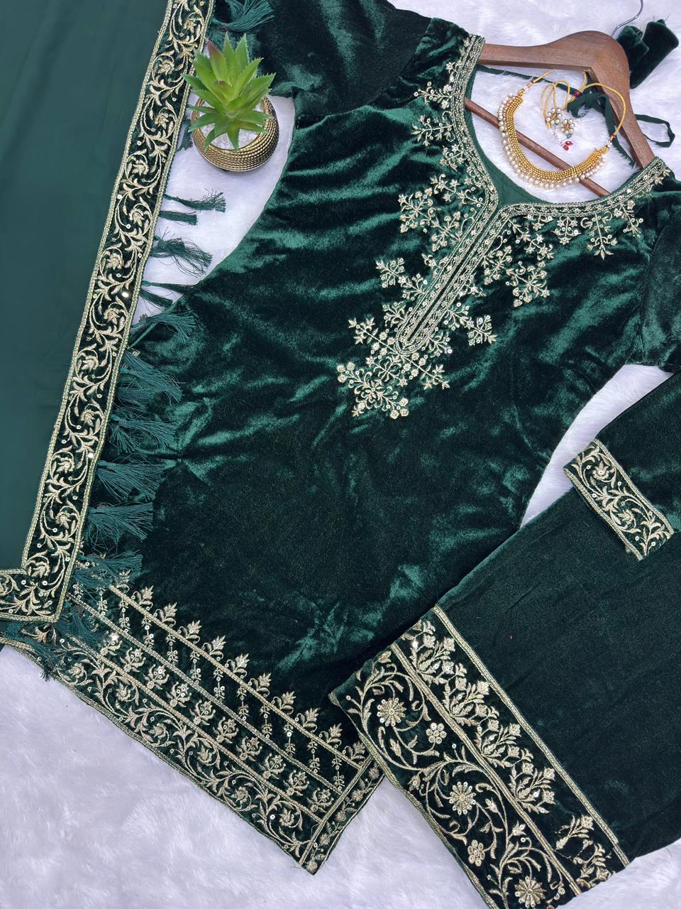 Emerald Luxe Velvet Shalwar Suit Set (Limited Stock)