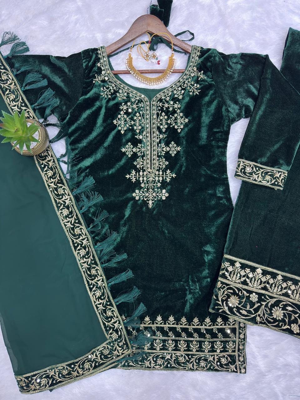 Emerald Luxe Velvet Shalwar Suit Set (Limited Stock)